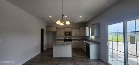 3003 Sharpnose St, New Bern, NC 28562 photo 4