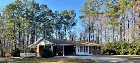 73 Long Leaf Dr, Whiteville, NC 28472