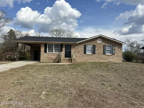 112 Oak Grove Ave, Greenville, NC 27834