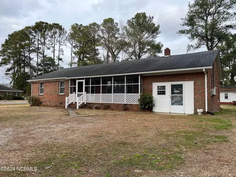 1806 County St, Elizabeth City, NC 27909