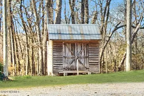 Exterior - 1132 N Moore Rd, Robbins, NC 27325 photo 16 of 16