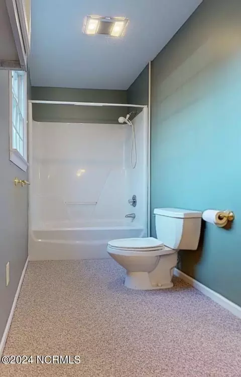 Bath - 1132 N Moore Rd, Robbins, NC 27325 photo 5 of 5