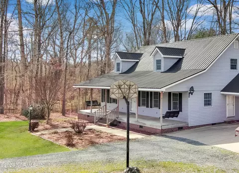 Exterior - 1132 N Moore Rd, Robbins, NC 27325 photo 5 of 16
