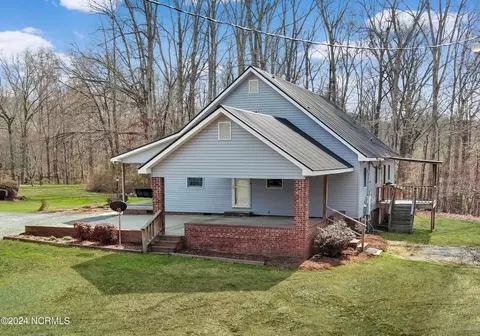 Exterior - 1132 N Moore Rd, Robbins, NC 27325 photo 6 of 16