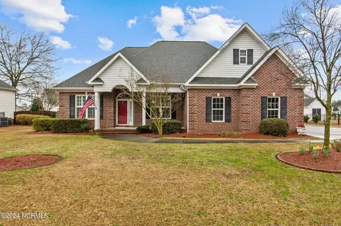 4305 Wildwood Dr, Ayden, NC 28513
