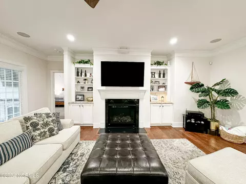 Living - 227 Hydrangea Ln, Hampstead, NC 28443 photo 2 of 4
