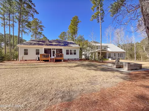 Exterior - 227 Hydrangea Ln, Hampstead, NC 28443 photo 5 of 8