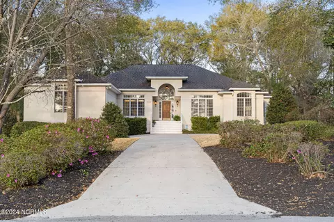 420 Lake Shore Dr, Sunset Beach, NC 28468