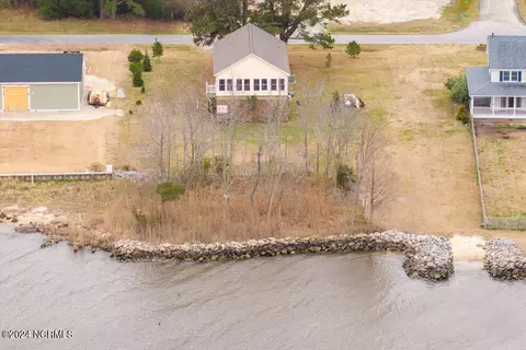 548 Country Estates Rd, Columbia, NC 27925