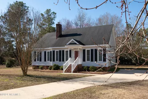 2348 Miller Cir, Winterville, NC 28590