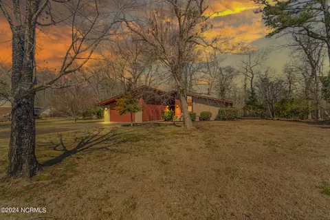133 Hunters Trl W, Elizabeth City, NC 27909