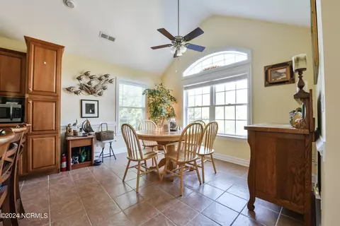 Dining - 229 W Palmetto St, Kill Devil Hills, NC 27948 photo 1 of 3