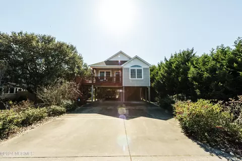Exterior - 229 W Palmetto St, Kill Devil Hills, NC 27948 photo 3 of 6