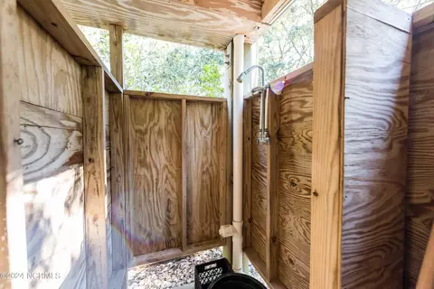 Bath - 229 W Palmetto St, Kill Devil Hills, NC 27948 photo 3 of 3