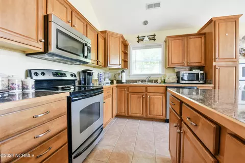 Kitchen - 229 W Palmetto St, Kill Devil Hills, NC 27948 photo 4 of 7