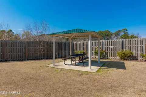 Exterior - 115 Fox Den Dr, Hubert, NC 28539 photo 9 of 10