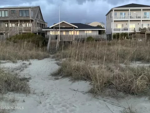 757 Ocean Blvd W, Holden Beach, NC 28462