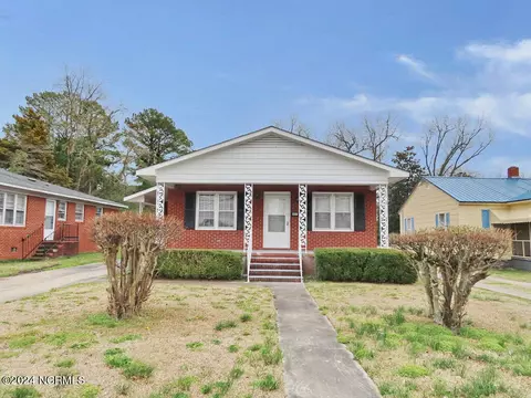 807 Washington St, Washington, NC 27889