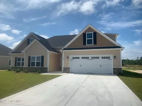 542 Appalachian Trl N, Jacksonville, NC 28546