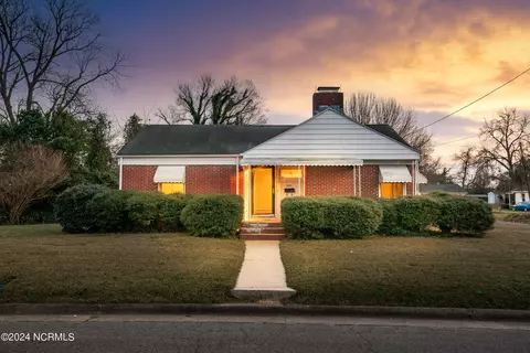 1407 W 4th St, Greenville, NC 27834
