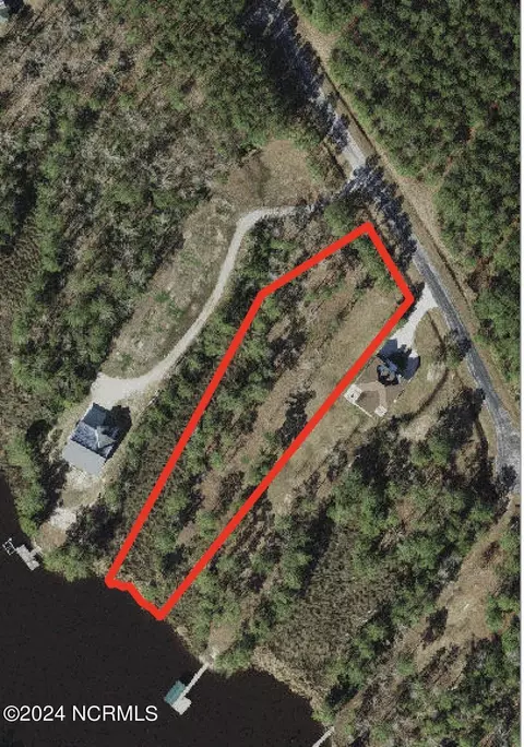 86 Breakwater Dr, Bath, NC 27808