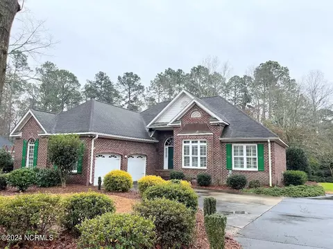 503 Montrose Ln, Laurinburg, NC 28352