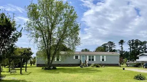 125 Chadwick Dr, Gloucester, NC 28528