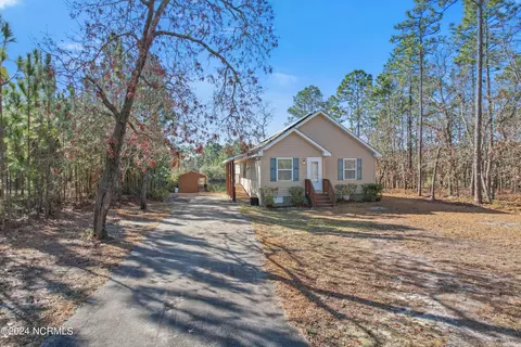 570 Kennedy Cir, Southport, NC 28461