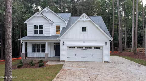 126 Rothbury Dr, Carthage, NC 28327