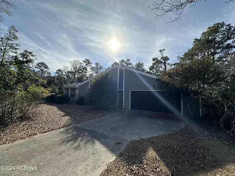 Exterior - 601 Cordgrass Rd, Hampstead, NC 28443 photo 2 of 8