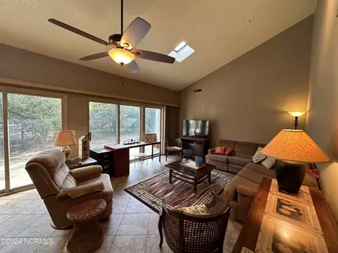 Living - 601 Cordgrass Rd, Hampstead, NC 28443 photo 1 of 1