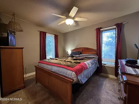 Bedroom - 601 Cordgrass Rd, Hampstead, NC 28443 photo 3 of 3
