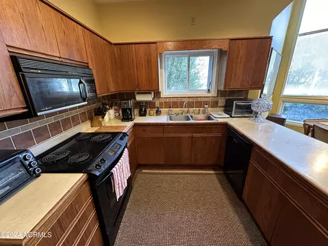 Kitchen - 601 Cordgrass Rd, Hampstead, NC 28443 photo 3 of 3