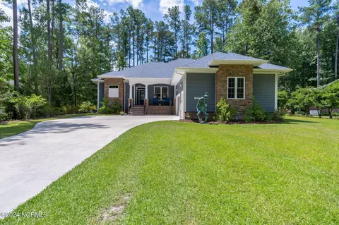 202 Firestone Ct, New Bern, NC 28562