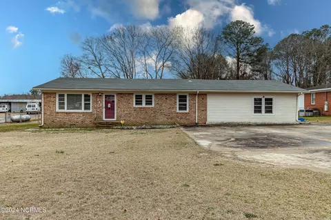 122 Fulton Rd, Dudley, NC 28333