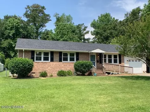 715 Gardenview Dr, Jacksonville, NC 28540