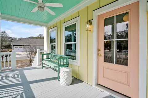 8 W Oak Island Dr, Oak Island, NC 28465
