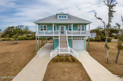 163 Sound Point Dr, Harkers Island, NC 28531