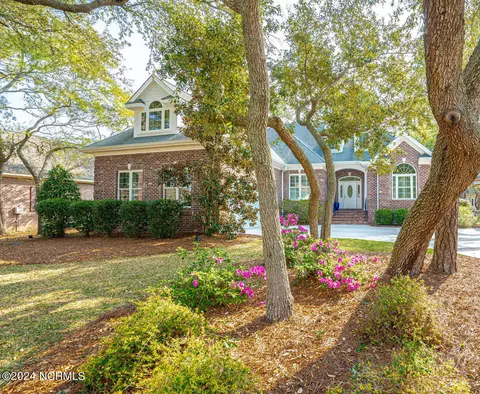 536 Gladstone Cir SW, Ocean Isle Beach, NC 28469