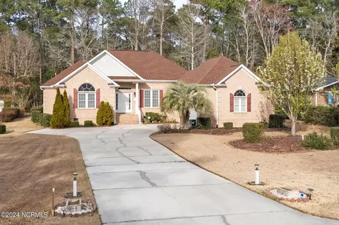 58 Country Club Dr, Shallotte, NC 28470