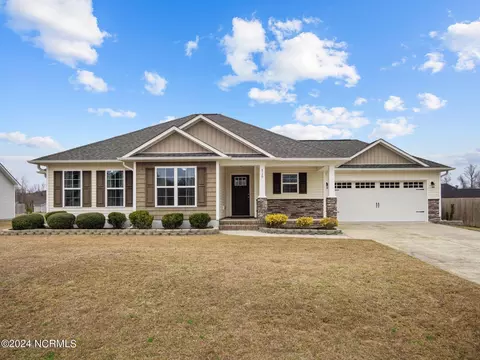 310 Bubbling Brook Ln, Jacksonville, NC 28546
