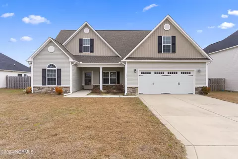141 Oyster Landing Dr, Sneads Ferry, NC 28460