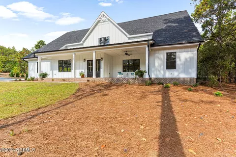 Exterior - 186 Longleaf Dr, West End, NC 27376 photo 2 of 15
