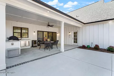 Exterior - 186 Longleaf Dr, West End, NC 27376 photo 5 of 15