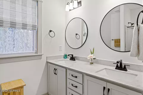 Bath - 186 Longleaf Dr, West End, NC 27376 photo 4 of 6