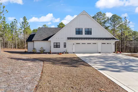 Exterior - 186 Longleaf Dr, West End, NC 27376 photo 7 of 15