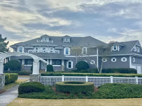 7 Surf Ct, Wilmington, NC 28411