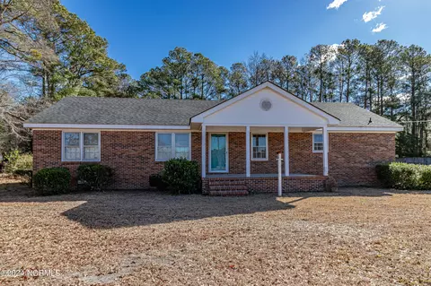 2476 N Beston Rd, La Grange, NC 28551