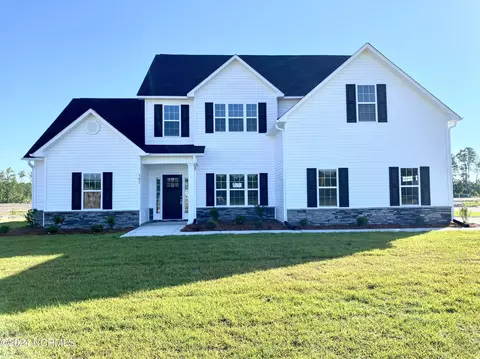301 Black Hawk Dr, Jacksonville, NC 28546