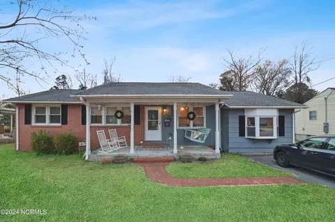 709 Vernon Dr, Jacksonville, NC 28540